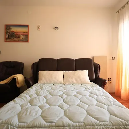 Lovorka Lejlighed Punat