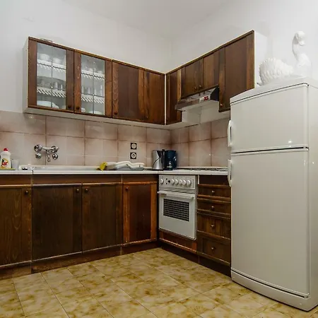 Lovorka Apartman