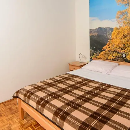 Lovorka Apartman